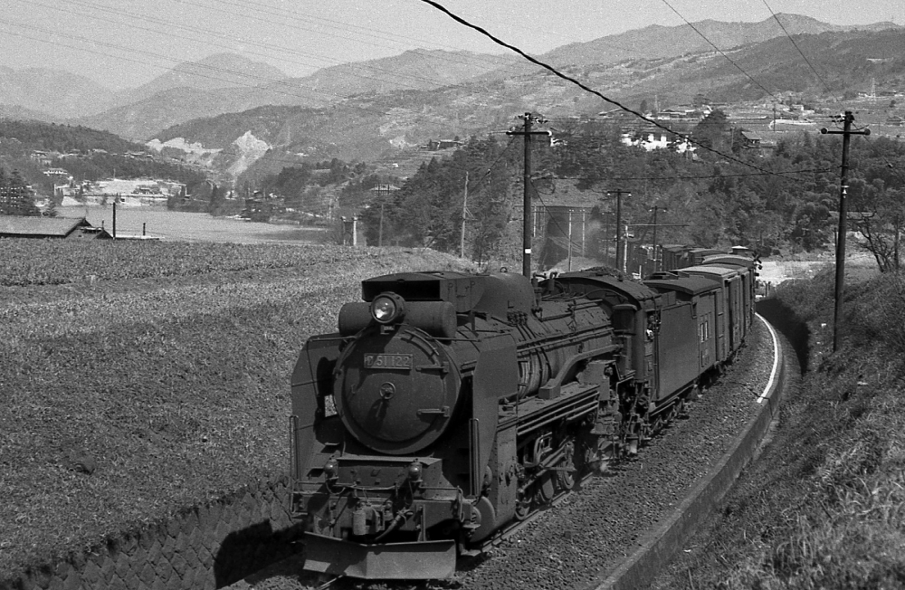 『落合山を下る』6671列車 D51549…D51122 落合川 1969.3.27