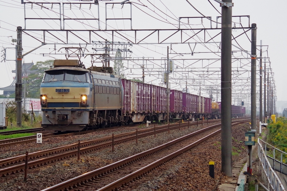 『清洲城下を駆け抜ける』 5091列車 EF6632 清洲 2014.11.2