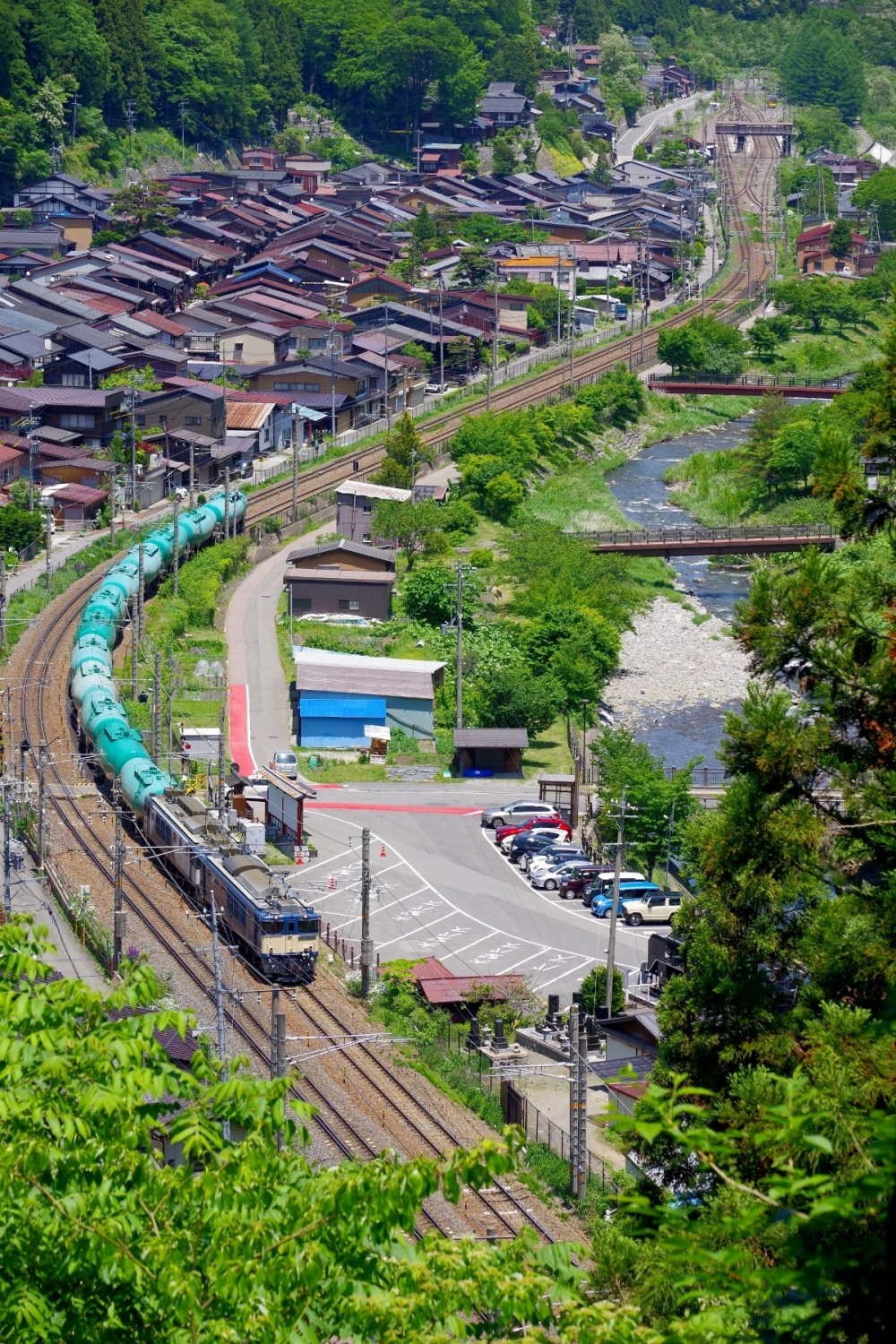 『木曽谷奈良井を行く』8084列車 EF641045+1027 中央本線奈良井 2022.6.2